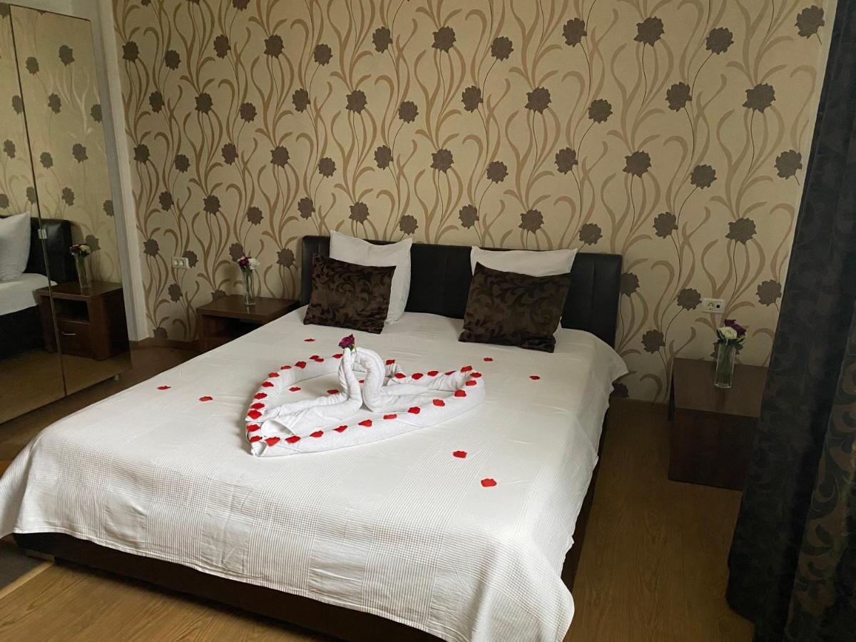 Hotel Viva Плоешти Экстерьер фото