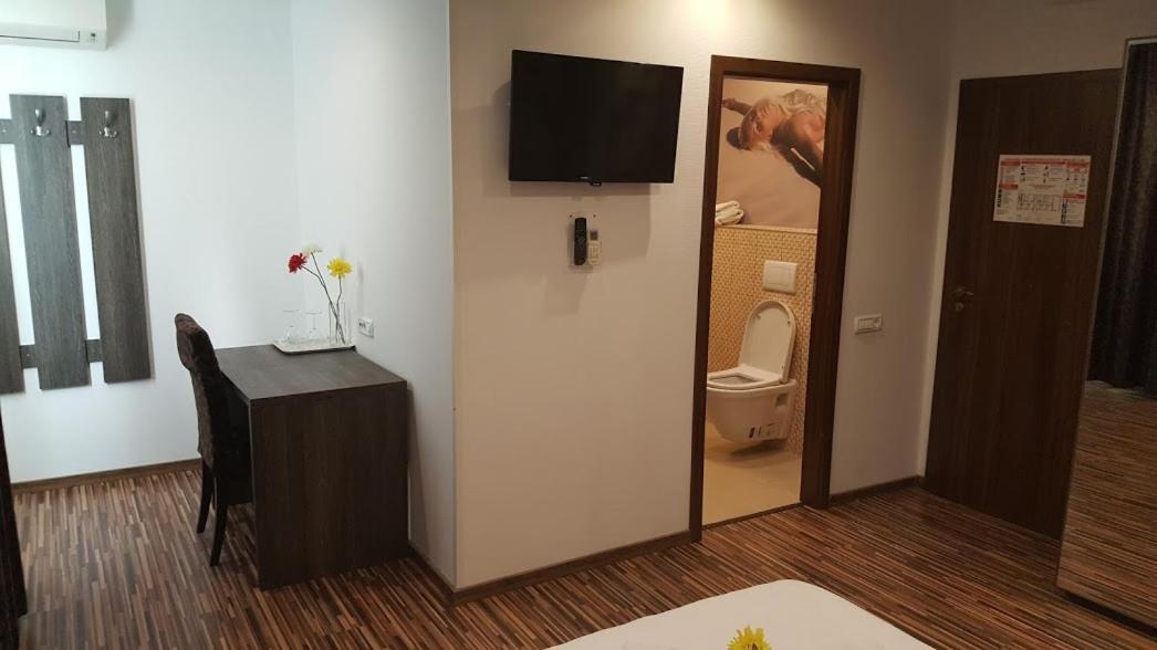 Hotel Viva Плоешти Экстерьер фото