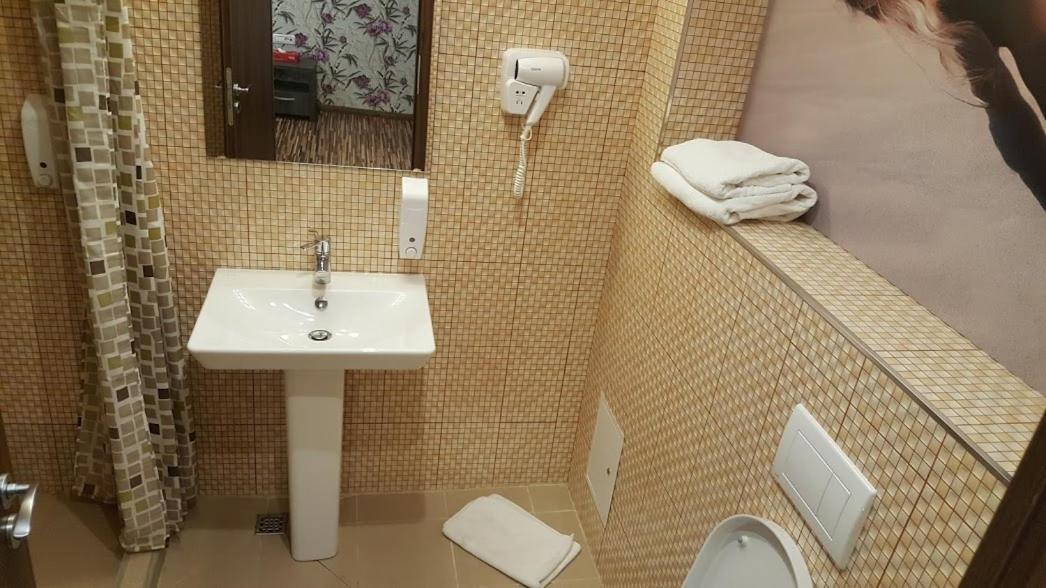Hotel Viva Плоешти Экстерьер фото