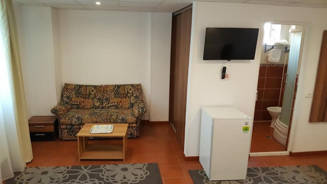 Hotel Viva Плоешти Экстерьер фото