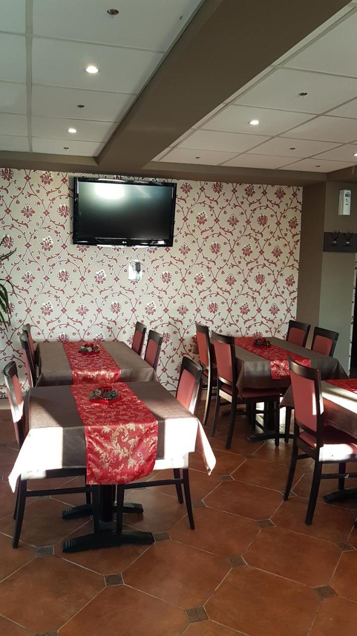 Hotel Viva Плоешти Экстерьер фото