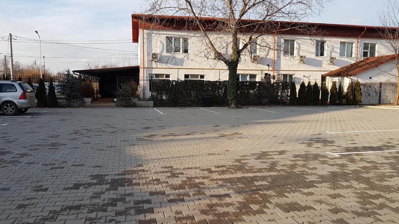 Hotel Viva Плоешти Экстерьер фото